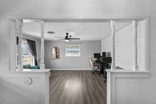 7130 NW Woodland Pl, Lawton, OK 73505