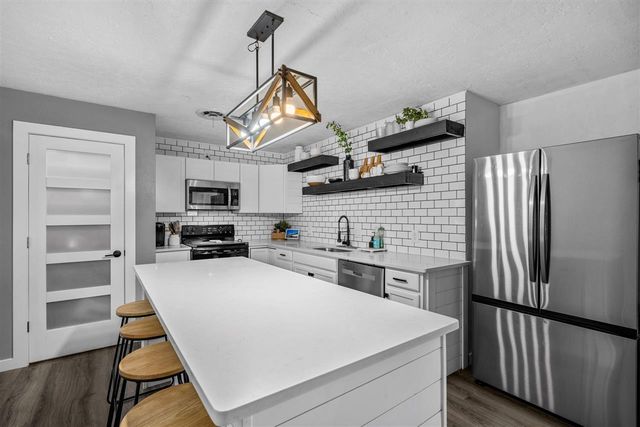 7130 NW Woodland Pl, Lawton, OK 73505