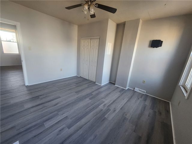 306 Campbell St, Mckees Rocks, PA 15136