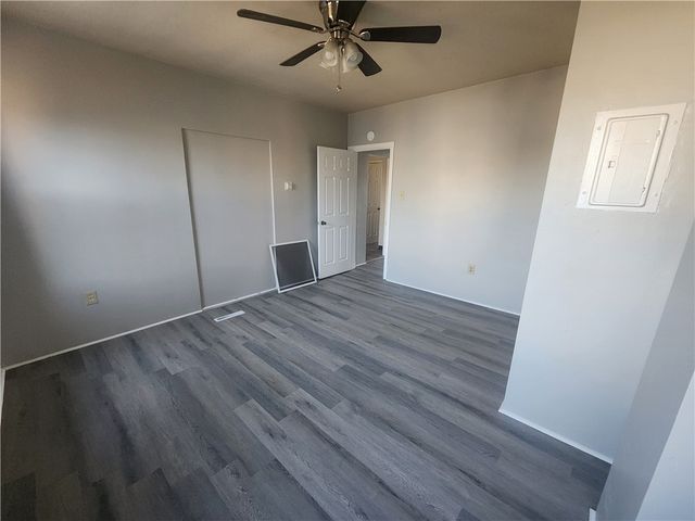 306 Campbell St, Mckees Rocks, PA 15136