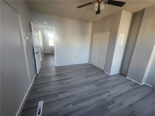 306 Campbell St, Mckees Rocks, PA 15136