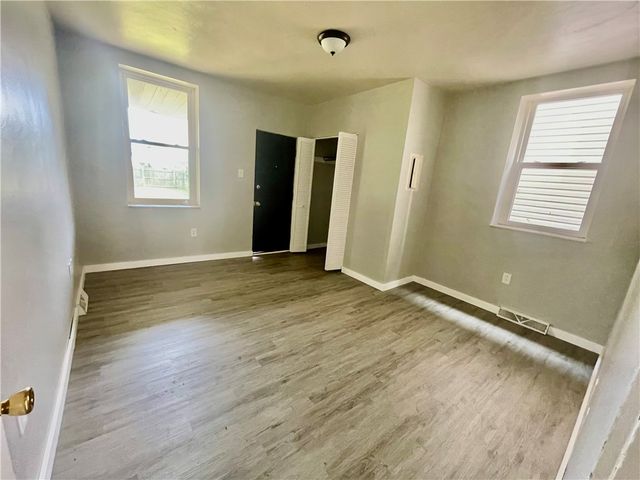306 Campbell St, Mckees Rocks, PA 15136