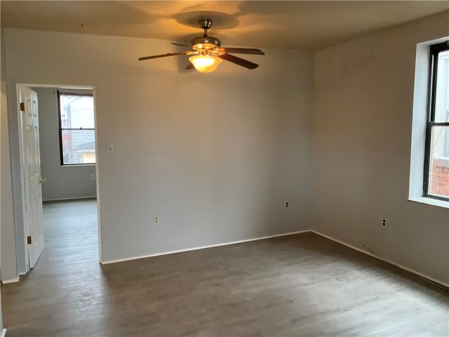 306 Campbell St, Mckees Rocks, PA 15136