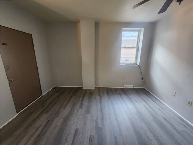306 Campbell St, Mckees Rocks, PA 15136