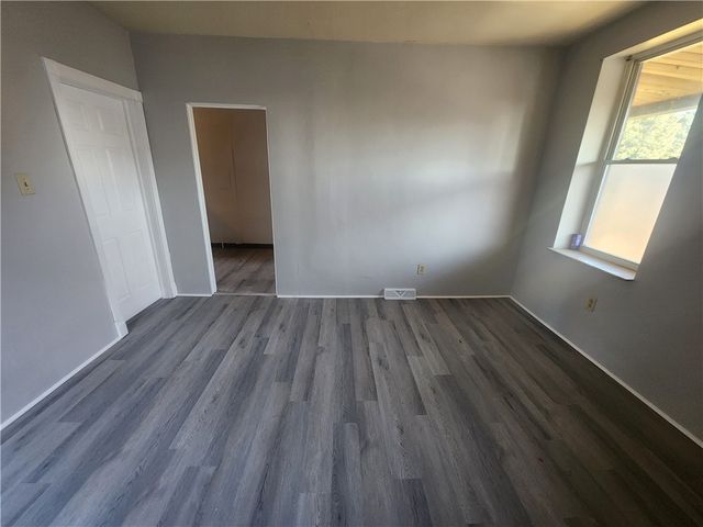 306 Campbell St, Mckees Rocks, PA 15136