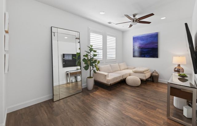2102 E Makenna Drive, Fresno, CA 93730