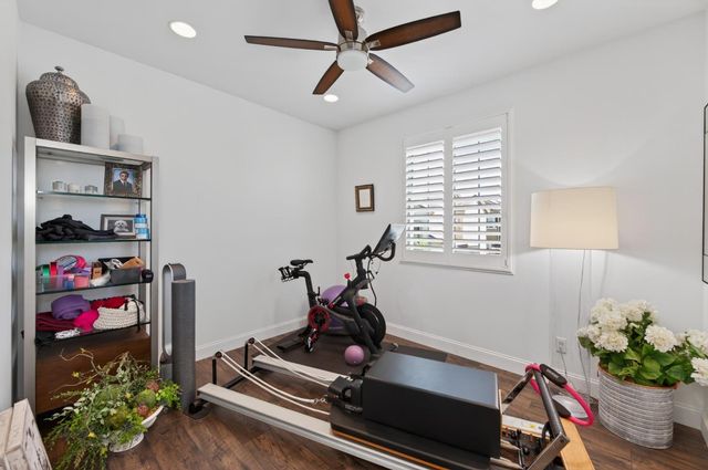 2102 E Makenna Drive, Fresno, CA 93730