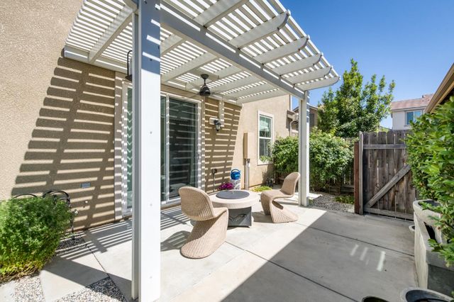 2102 E Makenna Drive, Fresno, CA 93730