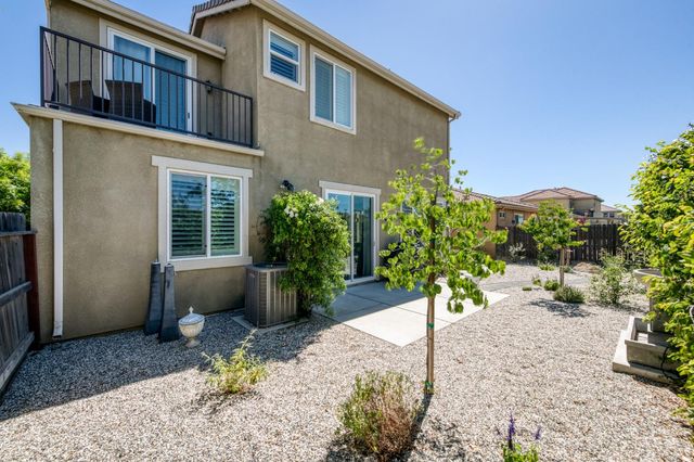 2102 E Makenna Drive, Fresno, CA 93730