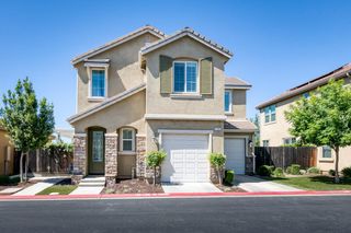 2102 E Makenna Drive, Fresno, CA 93730
