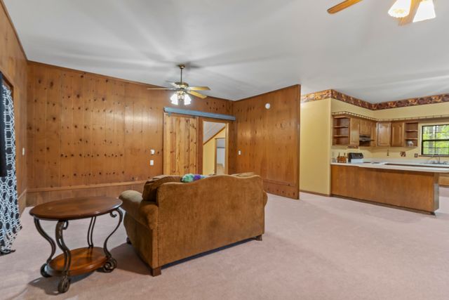 189 High Ridge Road, Marshfield, MO 65706