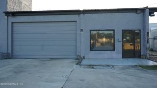 3366 PHILIPS Highway, Jacksonville, FL 32207