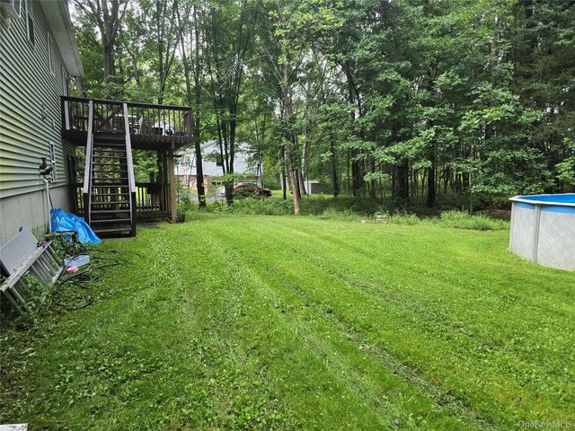 8 Kayleigh Drive, New Paltz, NY 12561