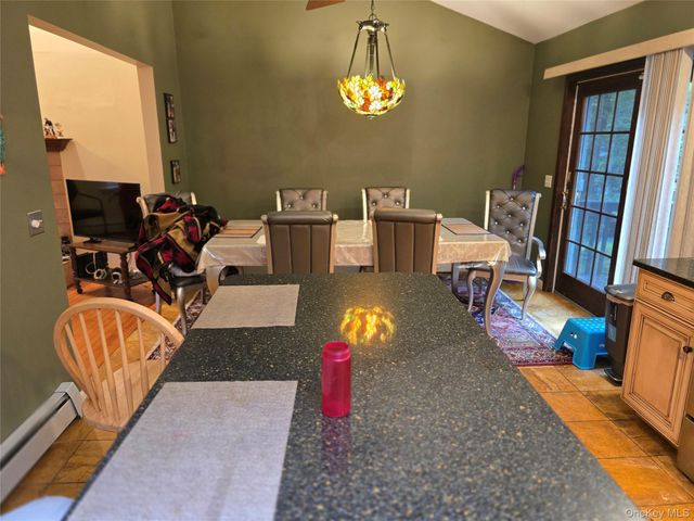 8 Kayleigh Drive, New Paltz, NY 12561