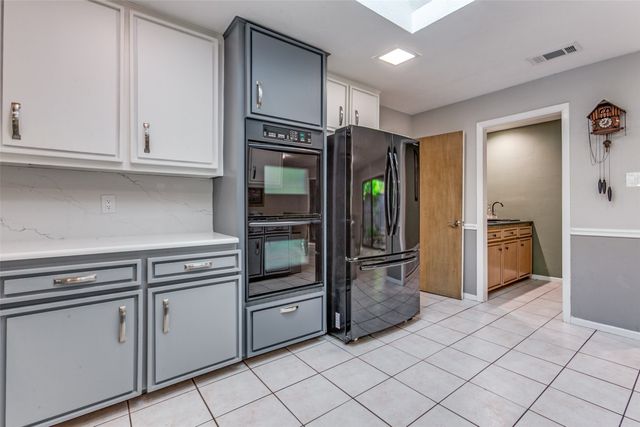 236 Valley Creek Place, Richardson, TX 75080