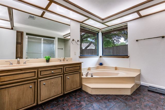 236 Valley Creek Place, Richardson, TX 75080