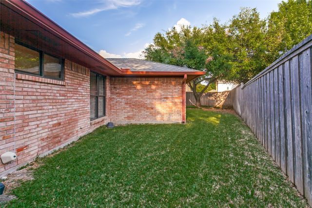 236 Valley Creek Place, Richardson, TX 75080