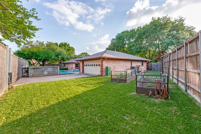 236 Valley Creek Place, Richardson, TX 75080