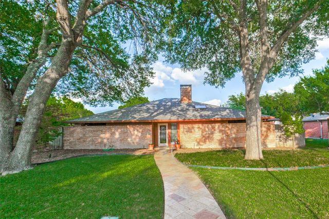 236 Valley Creek Place, Richardson, TX 75080