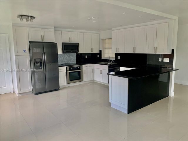 9798 SW 158th St, Miami, FL 33157