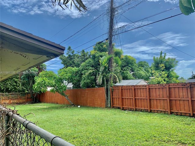 9798 SW 158th St, Miami, FL 33157