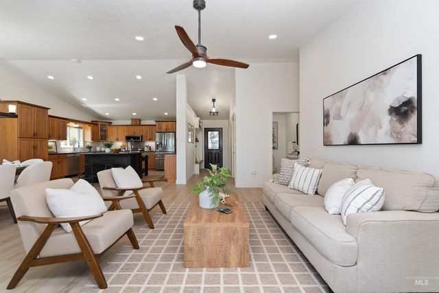 4255 Valley View Rd, Emmett, ID 83617