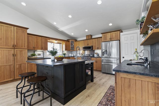 4255 Valley View Rd, Emmett, ID 83617