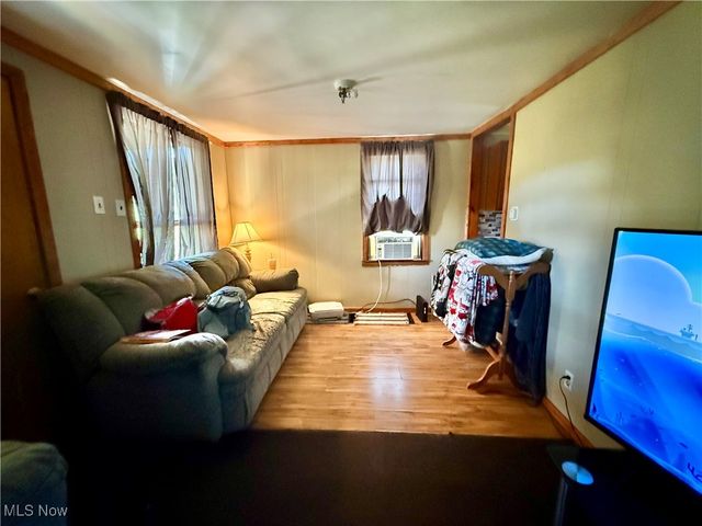 118 Wall, Weirton, WV 26062