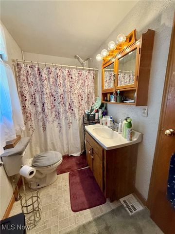 118 Wall, Weirton, WV 26062