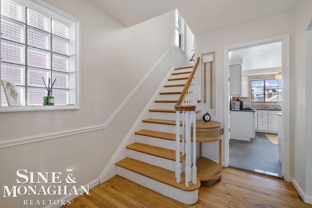 1971 Littlestone Road, Grosse Pointe Woods, MI 48236