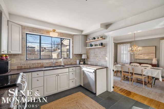 1971 Littlestone Road, Grosse Pointe Woods, MI 48236