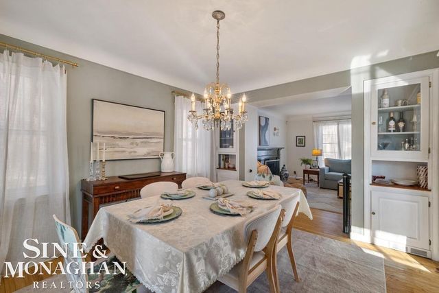 1971 Littlestone Road, Grosse Pointe Woods, MI 48236