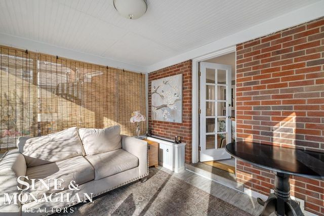 1971 Littlestone Road, Grosse Pointe Woods, MI 48236