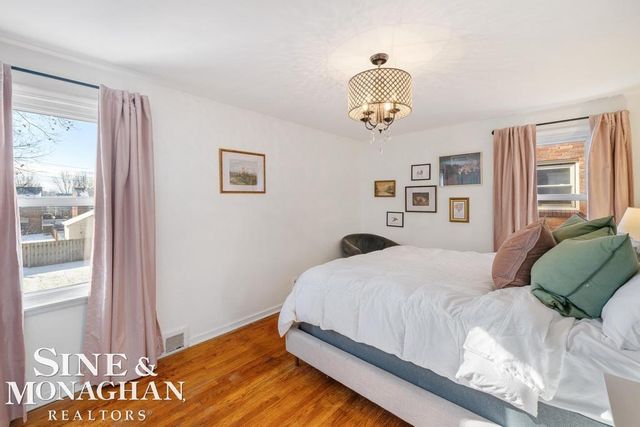 1971 Littlestone Road, Grosse Pointe Woods, MI 48236