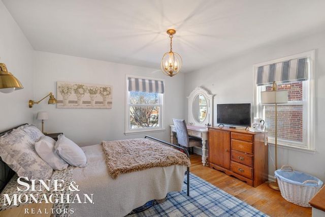 1971 Littlestone Road, Grosse Pointe Woods, MI 48236