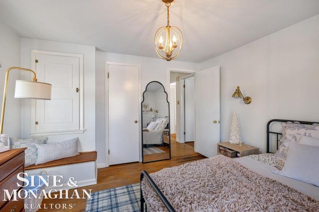 1971 Littlestone Road, Grosse Pointe Woods, MI 48236