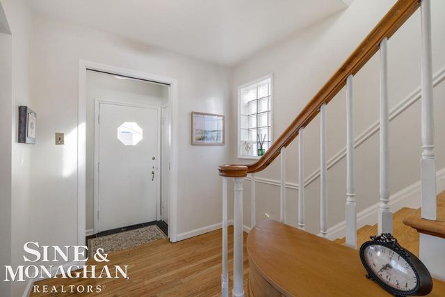 1971 Littlestone Road, Grosse Pointe Woods, MI 48236