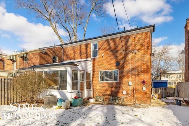 1971 Littlestone Road, Grosse Pointe Woods, MI 48236