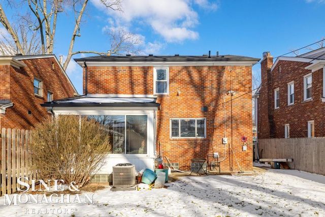 1971 Littlestone Road, Grosse Pointe Woods, MI 48236