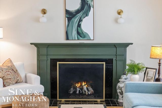 1971 Littlestone Road, Grosse Pointe Woods, MI 48236