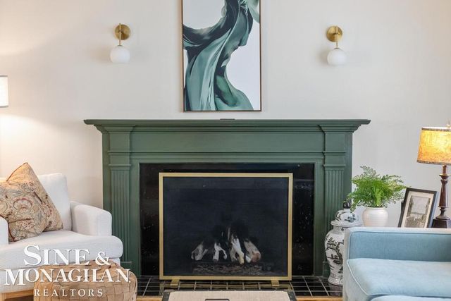 1971 Littlestone Road, Grosse Pointe Woods, MI 48236