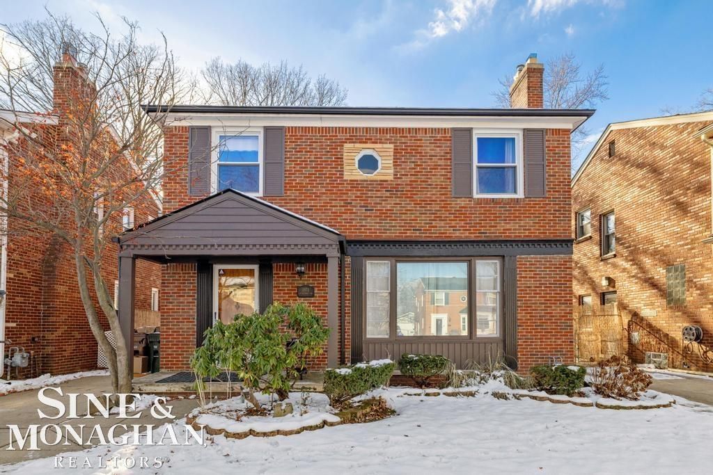 1971 Littlestone Road, Grosse Pointe Woods, MI 48236