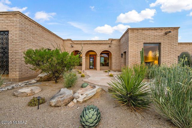 14731 N Strong Stone Drive, Tucson, AZ 85755