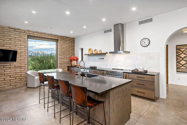 14731 N Strong Stone Drive, Tucson, AZ 85755