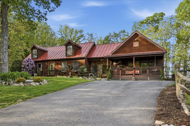 330 SIDELING MOUNTAIN DR, Slanesville, WV 25444