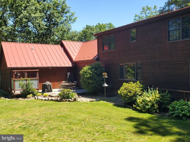 330 SIDELING MOUNTAIN DR, Slanesville, WV 25444