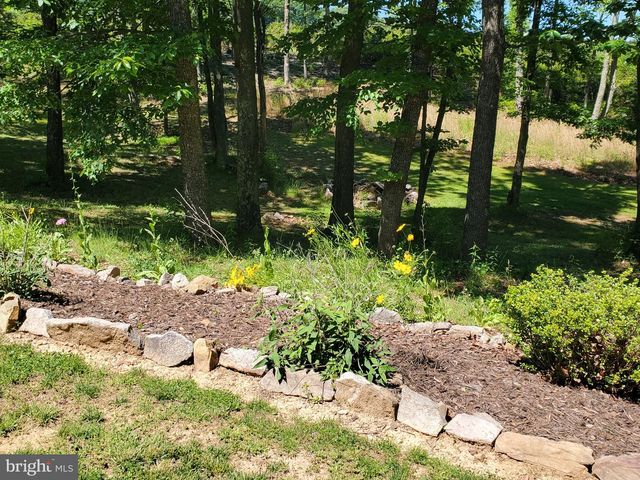 330 SIDELING MOUNTAIN DR, Slanesville, WV 25444