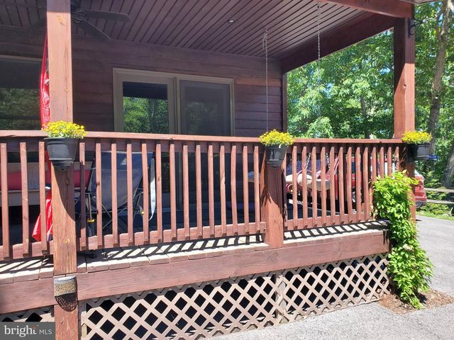 330 SIDELING MOUNTAIN DR, Slanesville, WV 25444