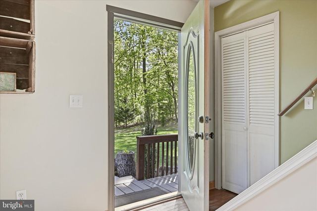 330 SIDELING MOUNTAIN DR, Slanesville, WV 25444