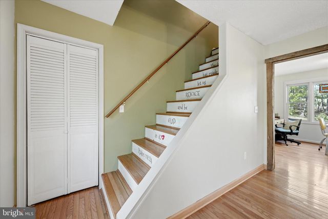 330 SIDELING MOUNTAIN DR, Slanesville, WV 25444